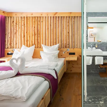 호텔 Goldener Adler - Im Sommer Silvretta Card Premium Inkludiert 4*